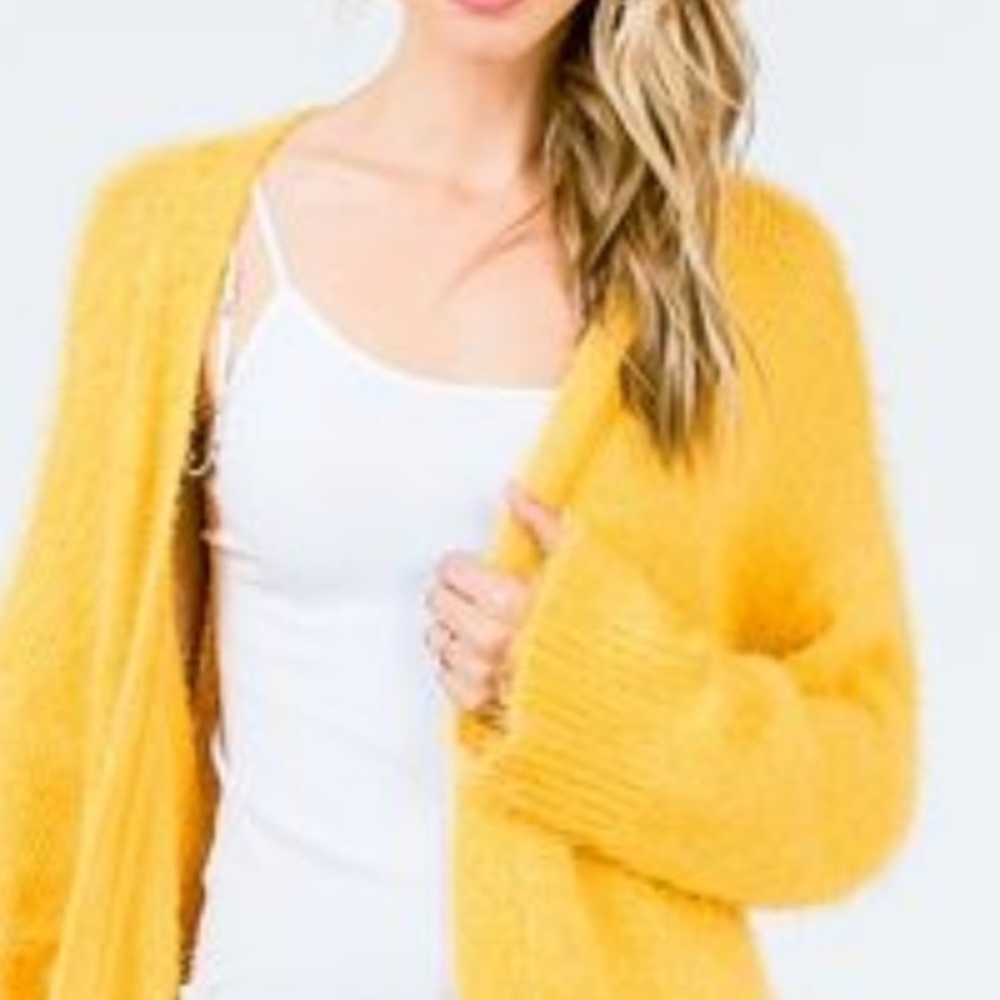 CINDY Fuzzy Cardigan - Picture 4 of 5